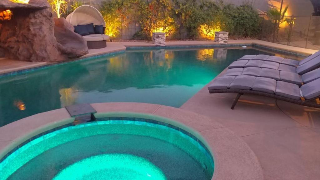 Luxury Villa, With Bonus Pool House, Private Pool, Hot Tub, Rock Water Fall And Slide, Putting Green, Basketball, Shuffle Board, Play Gym, Privately Gated On Circular Driveway. *