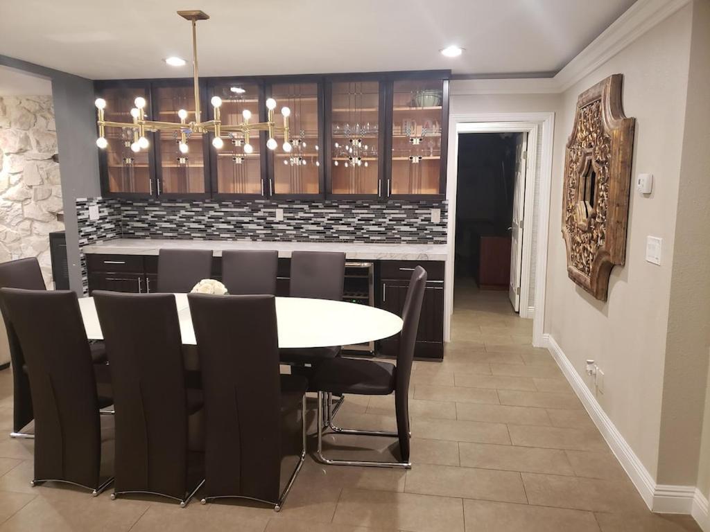 Luxury Villa, With Bonus Pool House, Private Pool, Hot Tub, Rock Water Fall And Slide, Putting Green, Basketball, Shuffle Board, Play Gym, Privately Gated On Circular Driveway. Las Vegas